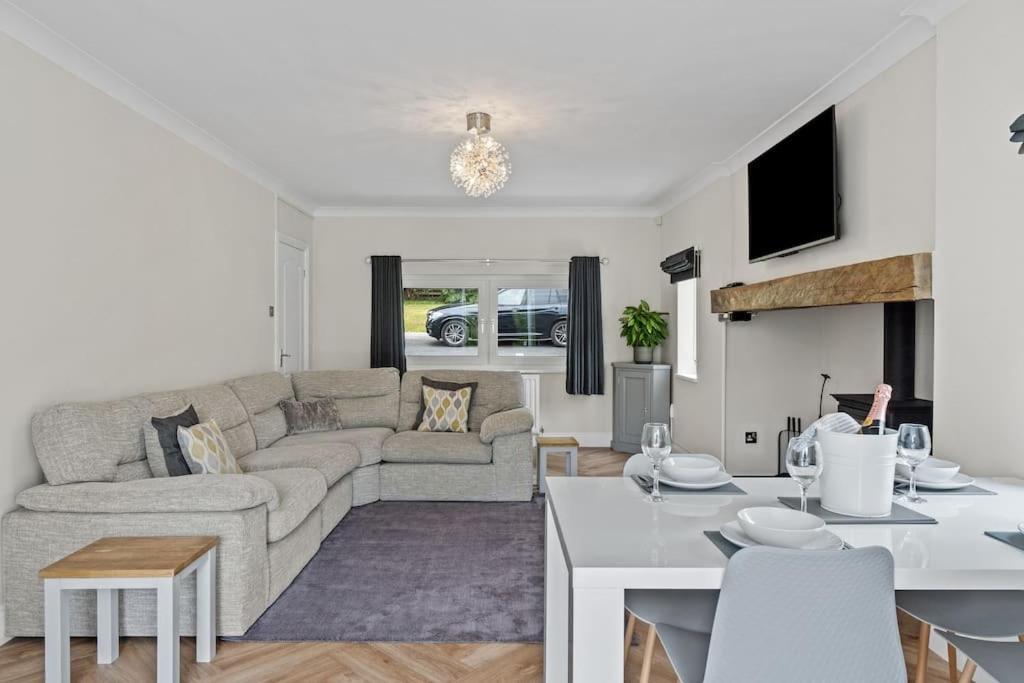 White Cottage Stunning Contemporary 2 Bedroom 2 Ensuite Annex With Hot Tub Plymouth Bagian luar foto