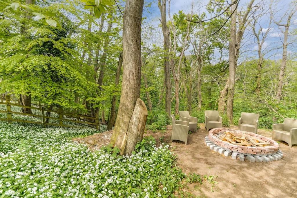 White Cottage Stunning Contemporary 2 Bedroom 2 Ensuite Annex With Hot Tub Plymouth Bagian luar foto